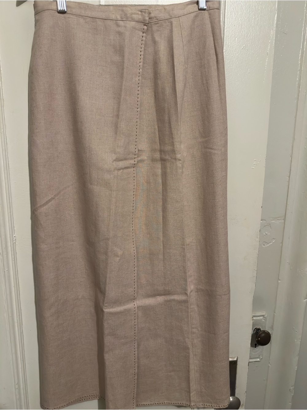 Richard Malcolm Women’s maxi linen skirt. Size 8. Good condition. 36” L x 17.5”W